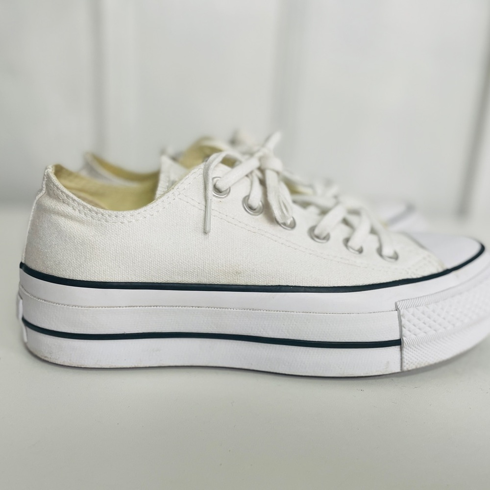Converse Allstar White Canvas Sneakers with black stripes 👟👟 - Picture 2 of 7